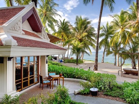 Deluxe Beachfront Villa