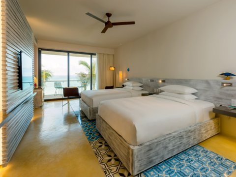 2 Double Beds Beach front