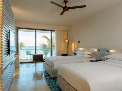 2 Double Beds Beach front