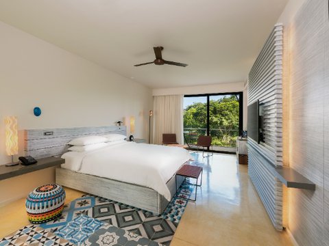 1 King Bed Lagoon view