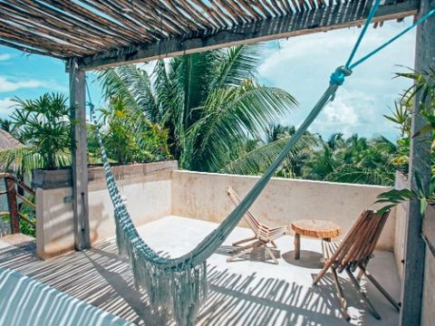 Jungle Rooftop Suite with Bathtub