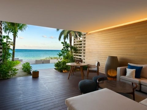 Beachfront Terrace Pool Suite