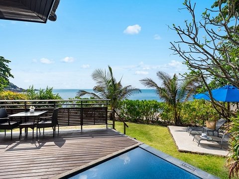 Beachfront Pool Villa