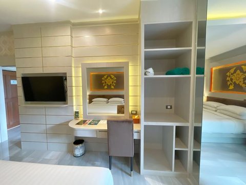 One Bedroom Premium Suite