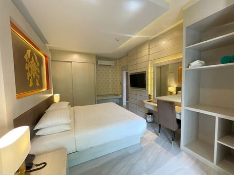 One Bedroom Premium Suite