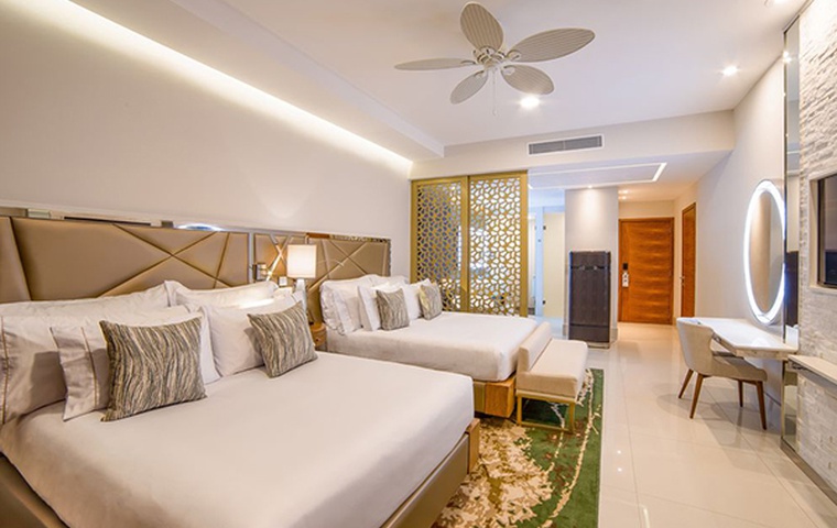 Junior Suite 2 Queen Beds - 667 avg. sq. ft