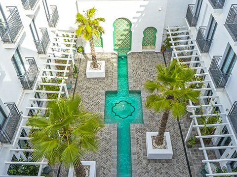 Triple room with patio view