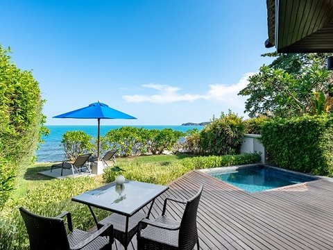 Beachfront Pool Villa