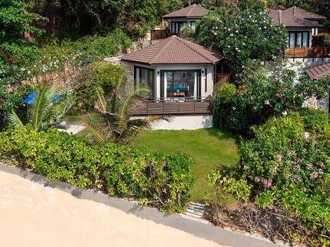 Beachfront Pool Villa