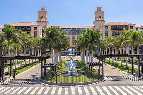 The aromas and flavours of traditional Italian cuisine have their own space at Restaurante La Toscana at Lopesan Costa Meloneras Resort & Spa. What are you waiting to enjoy this unique culinary journey?
Not combinable with other promotions and subject to availability. Minimum price per person per night in double occupancy.