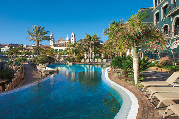 The getaway of your dreams must have two essential elements: a spectacular hotel, like Lopesan Villa del Conde Resort & Thalasso, and a culinary experience to match at its a la carte restaurant OVO. Not combinable with other promotions and subject to availability. Minimum price per person per night in double occupancy.